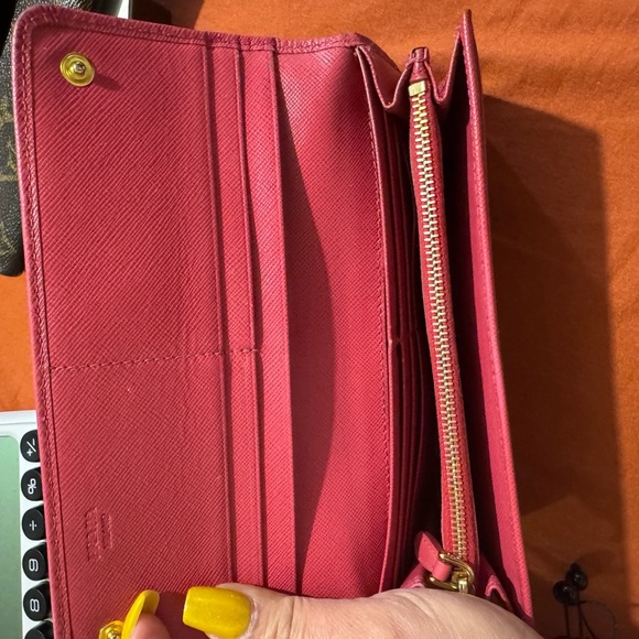 Prada Pink Wallet with Bow Detail - Picture 9 of 11